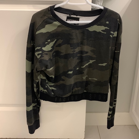 Victoria’s Secret cropped sweater - Picture 1 of 2